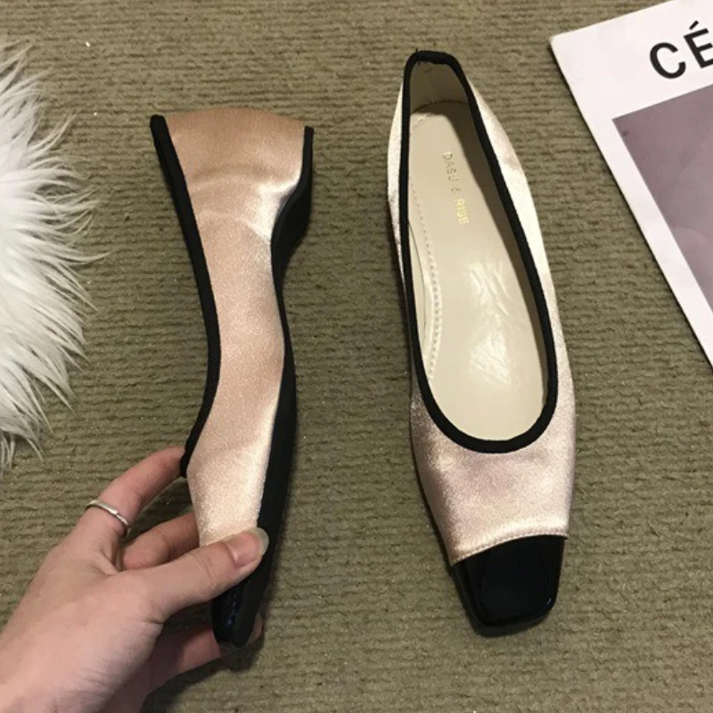 Атласная элегантная женская обувь на плоской подошве, модельные туфли с квадратным носком и мелким носком, модная модная обувь в стиле пэчворк, новинка 2025 года, женская обувь Zapatos De Mujer 
Атласная элегантная женская обувь на плоской подошве, модельные туфли с квадратным носком и мелким носком, модная модная обувь в стиле пэчворк, новинка 2025 года, женская обувь Zapatos De Mujer