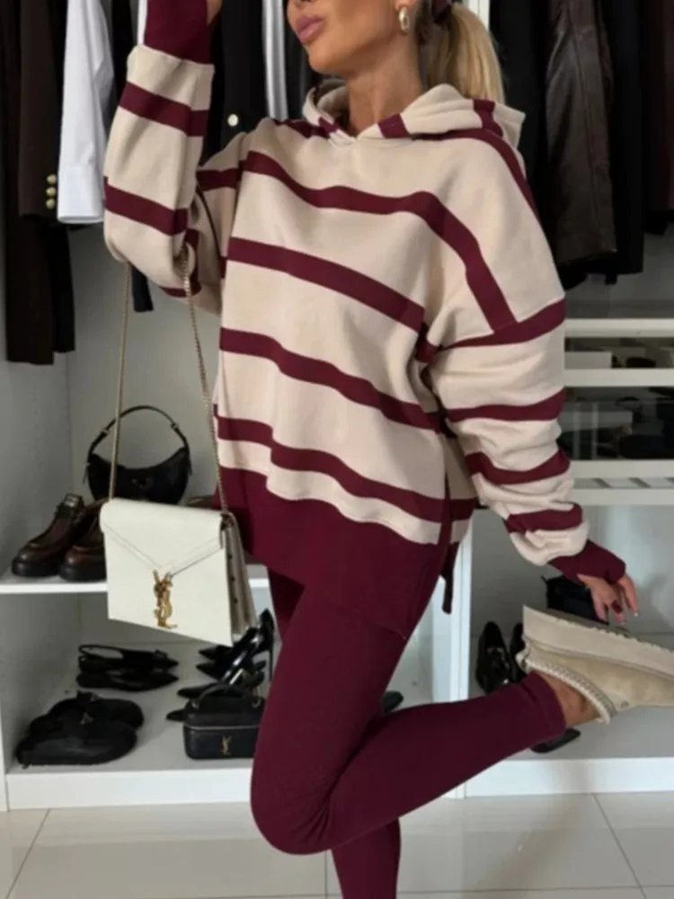 Autumn And Winter Casual Loose Solid Color Printed Hooded Sweatshirt Slim Trousers Two-piece Set Women's Simple Commuting Set
Autumn And Winter Casual Loose Solid Color Printed Hooded Sweatshirt Slim Trousers Two-piece Set Women's Simple Commuting Set