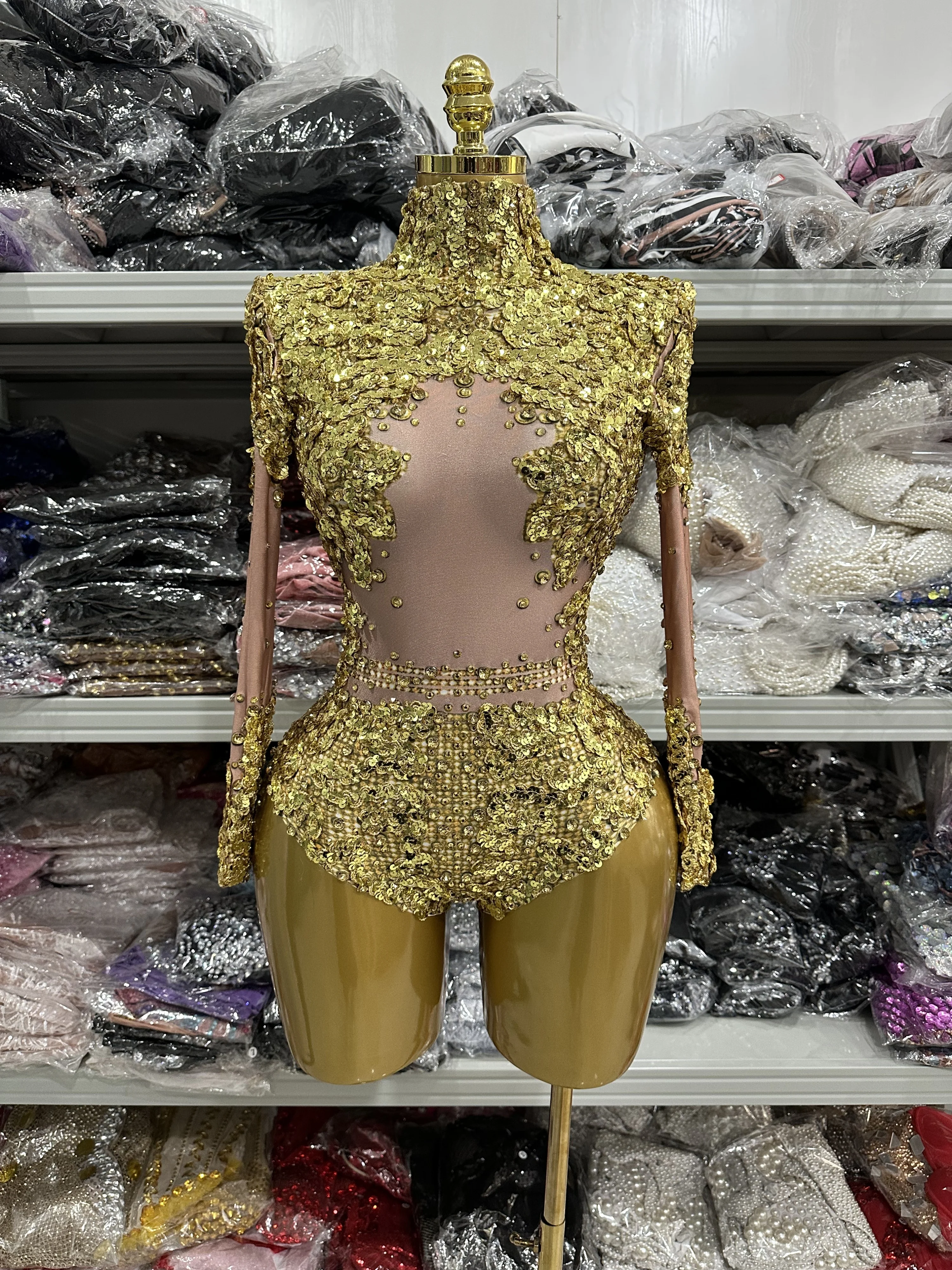 Золотое, серебряное женское облегающее боди с длинными рукавами и блестящими пайетками, эластичный костюм для бара, танцовщицы, костюм для выступлений, сценическая одежда
Золотое, серебряное женское облегающее боди с длинными рукавами и блестящими пайетками, эластичный костюм для бара, танцовщицы, костюм для выступлений, сценическая одежда