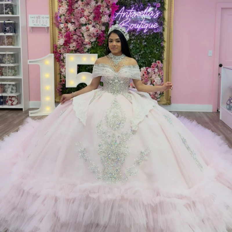 Pink Shiny Ball Gown Quinceanera Dresses Applique Lace Beading Crystal Bow Tiered Tull Corset Off The Shoulder Sweet 16 Dress
Pink Shiny Ball Gown Quinceanera Dresses Applique Lace Beading Crystal Bow Tiered Tull Corset Off The Shoulder Sweet 16 Dress