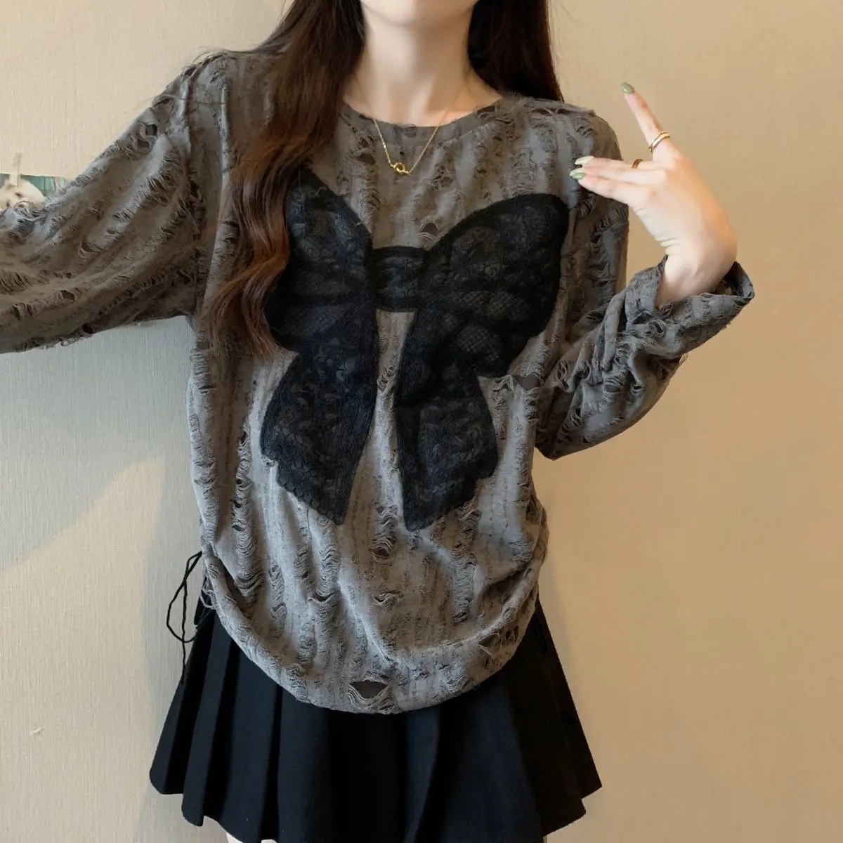 Grey Ripped Hole Bow Print Women O Neck Long Sleeve T Shirt Fall Irregular Drawstring Korean Fashion 2xl Oversized Clothing Tops 
Grey Ripped Hole Bow Print Women O Neck Long Sleeve T Shirt Fall Irregular Drawstring Korean Fashion 2xl Oversized Clothing Tops