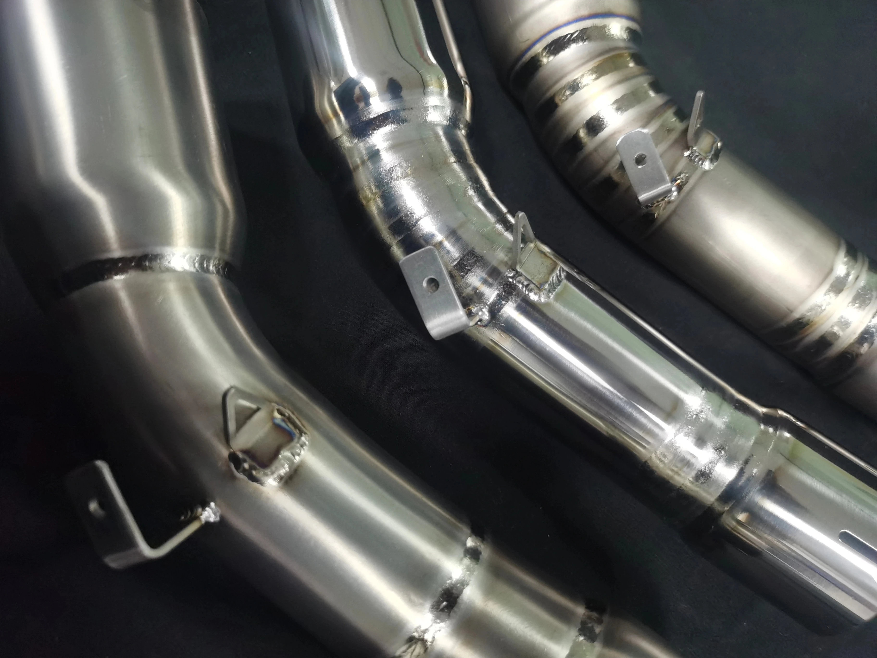 Motorcycle Exhaust System Du cati Kaw asaki Ya maha Titanium Alloy and 304 Stainless Steel Exhaust Pipe
Motorcycle Exhaust System Du cati Kaw asaki Ya maha Titanium Alloy and 304 Stainless Steel Exhaust Pipe
