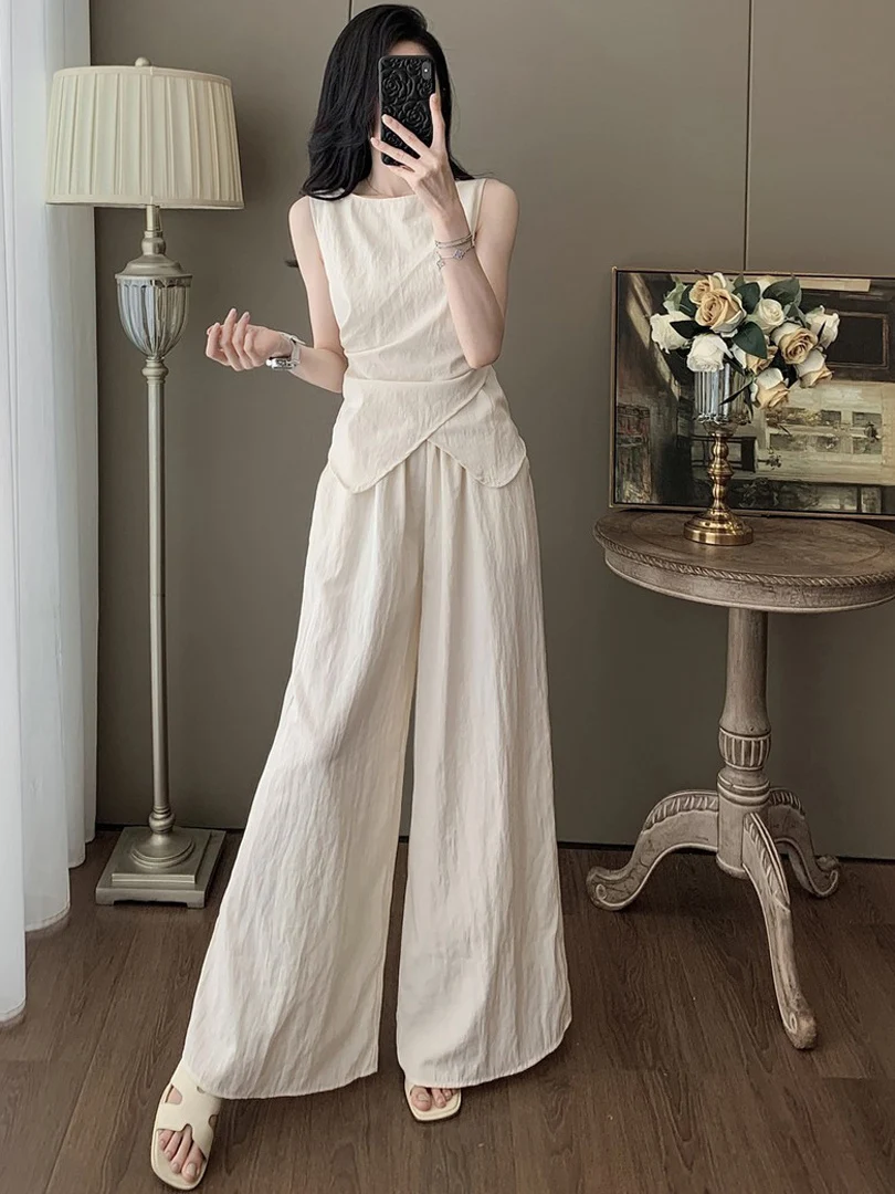 Fashionable Summer Outfit Women's Sleeveless Top And Wide Leg Pants Two Piece Set Elegant Design Cotton Material round Neck
Fashionable Summer Outfit Women's Sleeveless Top And Wide Leg Pants Two Piece Set Elegant Design Cotton Material round Neck