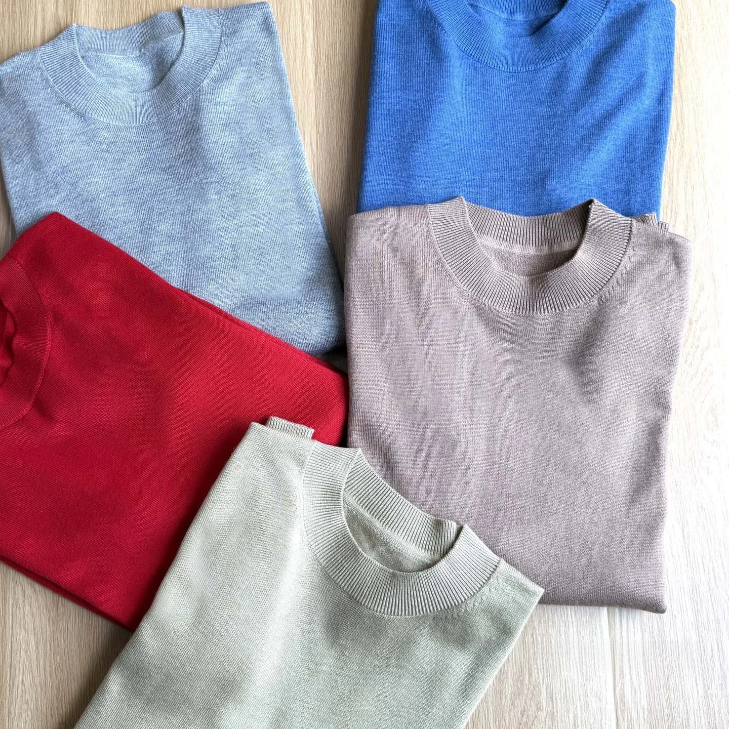 Мужской легкий эластичный круглый трикотаж Camere из смеси шелка, удобный дышащий длинный свитер Све, повседневный Sle
Мужской легкий эластичный круглый трикотаж Camere из смеси шелка, удобный дышащий длинный свитер Све, повседневный Sle