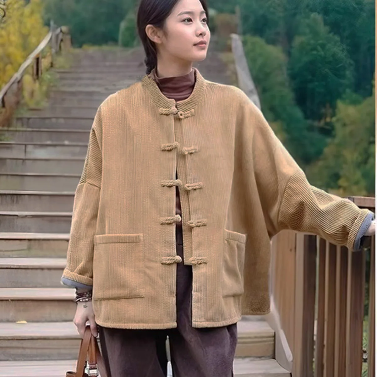 Женская хлопковая вельветовая куртка, весна-осень, винтажное легкое винтажное пальто с длинными рукавами и пуговицами-лягушкой, свободное короткое пальто с тонкой флисовой подкладкой
Женская хлопковая вельветовая куртка, весна-осень, винтажное легкое винтажное пальто с длинными рукавами и пуговицами-лягушкой, свободное короткое пальто с тонкой флисовой подкладкой