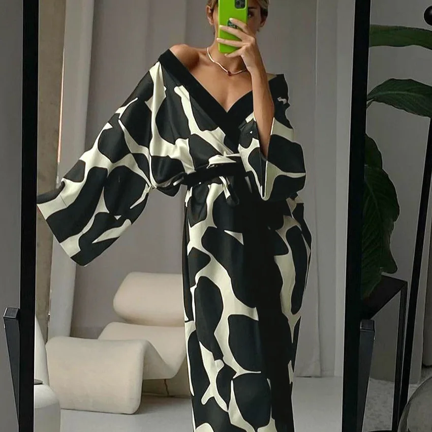 Loose Print Women's Nightgown Dress Trendy Lace Up V Neck Long Sleeve Maxi Dress Home Casual Comfort Elegant Dress
Loose Print Women's Nightgown Dress Trendy Lace Up V Neck Long Sleeve Maxi Dress Home Casual Comfort Elegant Dress