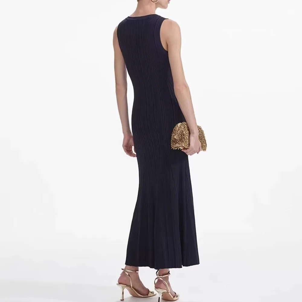 Spring Europe America Women'S 2026 Summer Metal Buckle Wrapped Hip Slimming Skirt High Quality Sleeveless Knitted Dress
Spring Europe America Women'S 2026 Summer Metal Buckle Wrapped Hip Slimming Skirt High Quality Sleeveless Knitted Dress