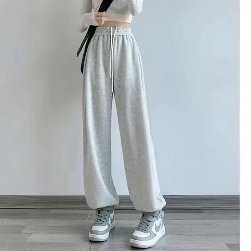 Women's Spring and Autumn 2025 New Splicing Loose Elasticized High-waisted Pocket Leg Strap Casual Drawstring Wide Leg Pants
Women's Spring and Autumn 2025 New Splicing Loose Elasticized High-waisted Pocket Leg Strap Casual Drawstring Wide Leg Pants