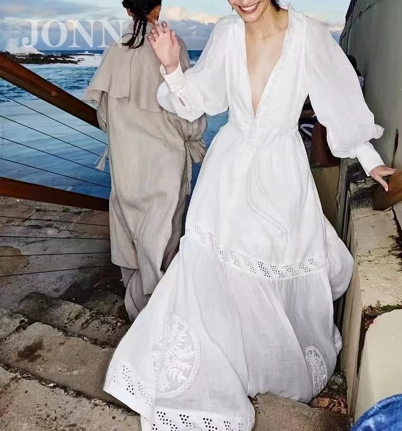 JONN 2024 Autumn New Women Solid Dress Temperament Lantern Sleeve Hollow Out High Waist Large Hem Long White Dresses
JONN 2024 Autumn New Women Solid Dress Temperament Lantern Sleeve Hollow Out High Waist Large Hem Long White Dresses