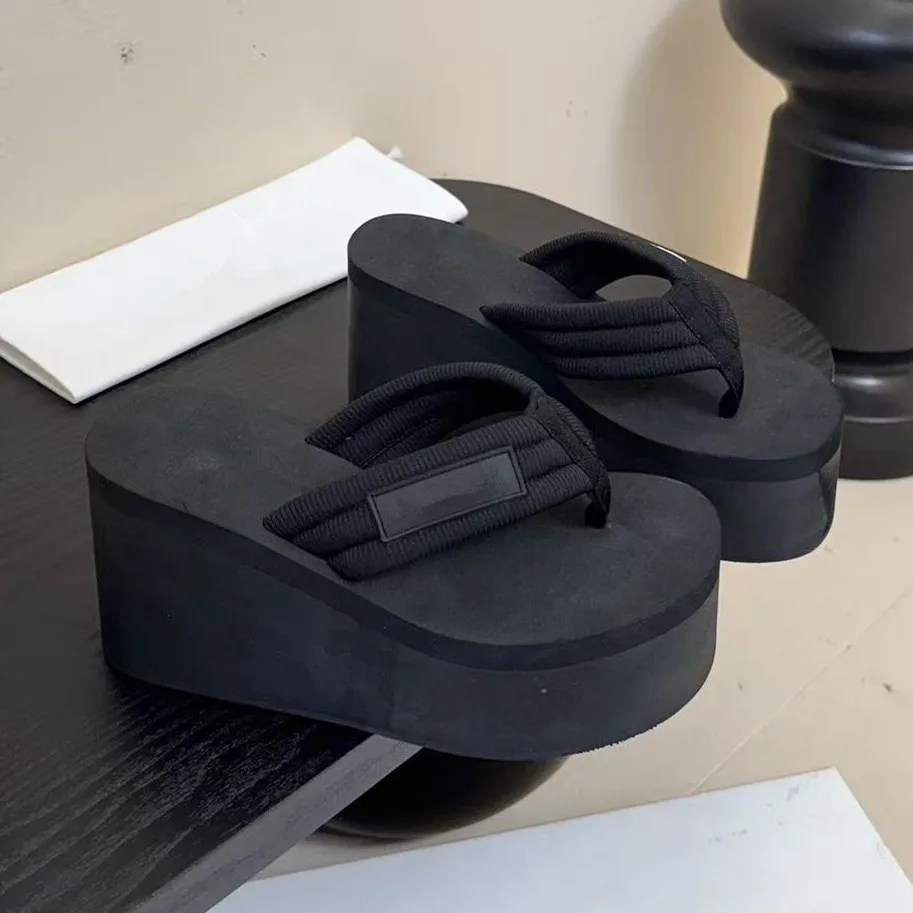 2026 Summer New Slippers for Women, Fashionable Outdoor Beach Shoes, Slope Heels, Thick Bottom, Clamp Toe Breathable Flip flops
2026 Summer New Slippers for Women, Fashionable Outdoor Beach Shoes, Slope Heels, Thick Bottom, Clamp Toe Breathable Flip flops