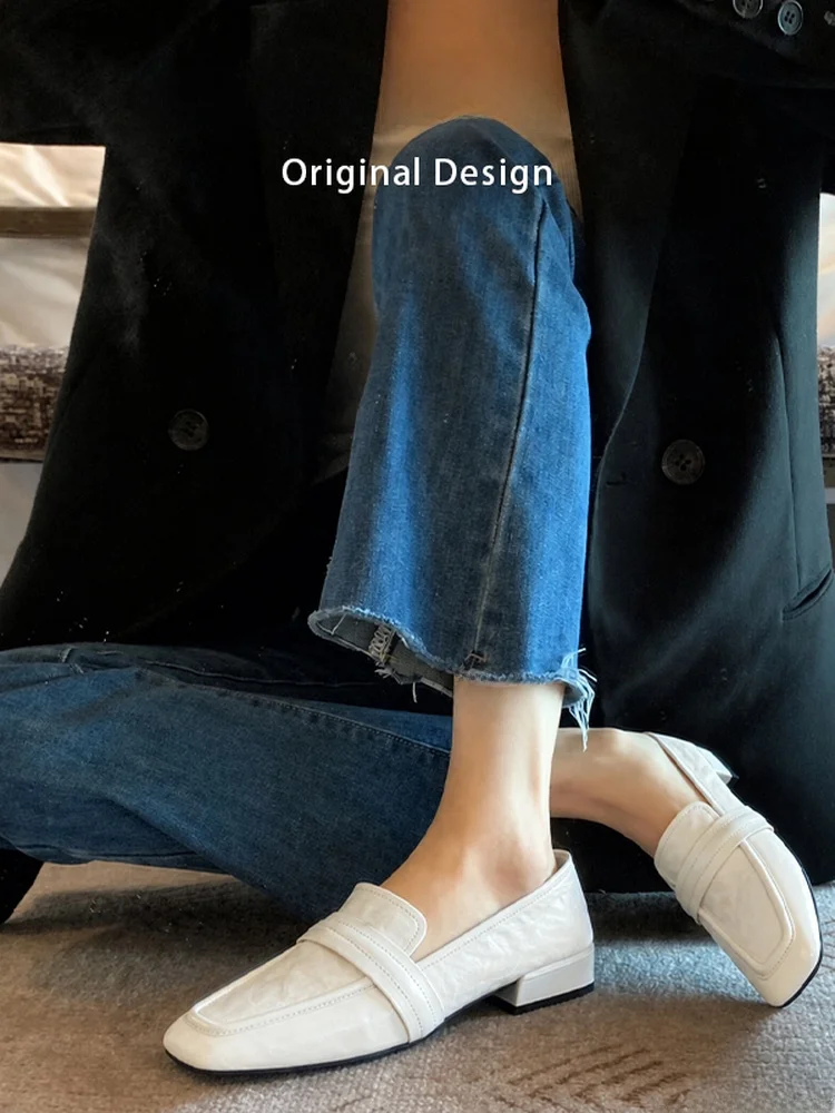 British Style Leather Loafers Women's Deep Mouth Soft Genuine Leather Slip-On Comfortable Square Head Fashionable Flat Shoes
British Style Leather Loafers Women's Deep Mouth Soft Genuine Leather Slip-On Comfortable Square Head Fashionable Flat Shoes