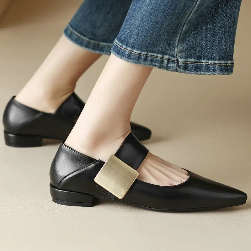 Handmade Quality Pointed Toe Microfiber Leather Casual Girls Mary Janes Shoes Big Metal Buckle Luxury Women Flats Shoes Size 33
Handmade Quality Pointed Toe Microfiber Leather Casual Girls Mary Janes Shoes Big Metal Buckle Luxury Women Flats Shoes Size 33