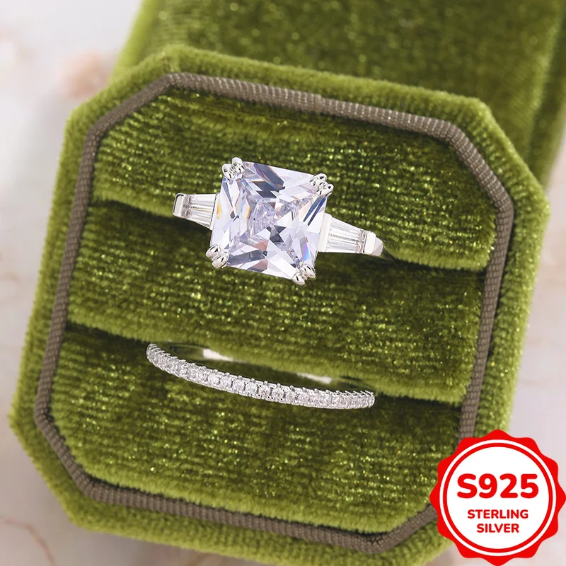 Classic and Versatile Authentic S925 Silver Square Main Ring with Row of Diamonds for Couples.
Classic and Versatile Authentic S925 Silver Square Main Ring with Row of Diamonds for Couples.