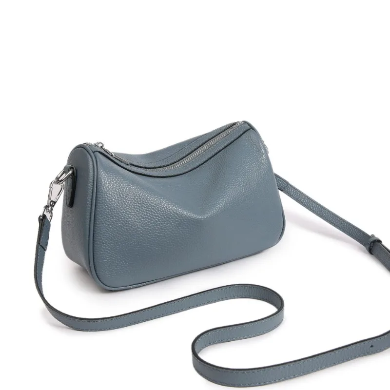 Head layer cowhide single shoulder women's bag crossbody fashionable, simple and practical soft leather change square phone bag
Head layer cowhide single shoulder women's bag crossbody fashionable, simple and practical soft leather change square phone bag