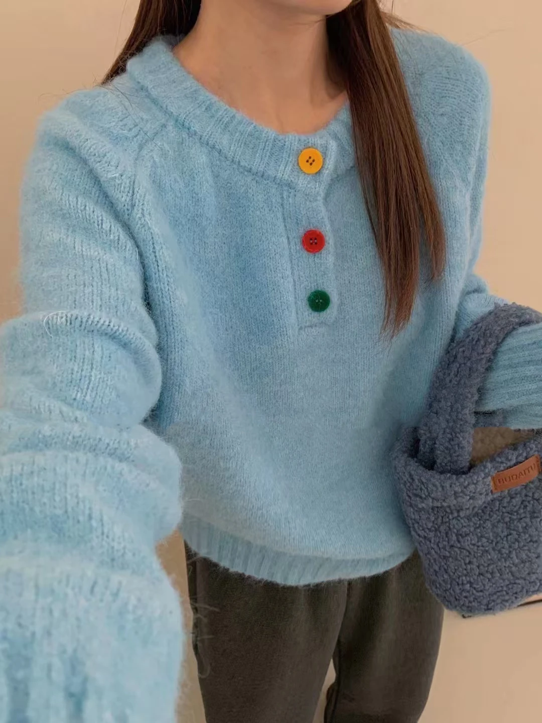 Корейский свободный крой женский вязаный свитер с круглыми пуговицами, мягкий осенне-зимний новый поступление, милый Sle
Корейский свободный крой женский вязаный свитер с круглыми пуговицами, мягкий осенне-зимний новый поступление, милый Sle