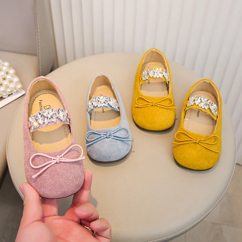 JGSHOWKITO Toddler Girls Rhinestone Flat Shoes Princess Bow Children's Leather Shoes Non-Slip Soft Kids Dress Mary Jane Shoes
JGSHOWKITO Toddler Girls Rhinestone Flat Shoes Princess Bow Children's Leather Shoes Non-Slip Soft Kids Dress Mary Jane Shoes