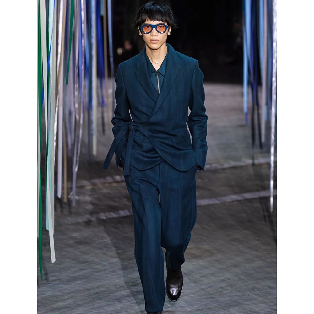 Dark Navy Blue Men's Blazer Set, Asymmetric Lapel & Self-Tie Design, Modern Minimalist Suit Jacket &Pants 2 Piece Set Office
Dark Navy Blue Men's Blazer Set, Asymmetric Lapel & Self-Tie Design, Modern Minimalist Suit Jacket &Pants 2 Piece Set Office