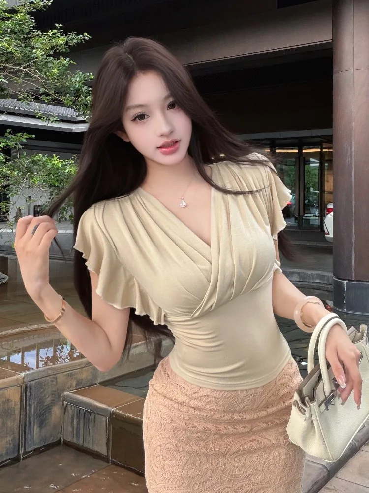 Slim Fit V-Neck T-Shirt Women's Summer Sexy Waist-Cinching Short Sleeve Fly Sleeve Pure Desire Folded Hemline Versatile Top
Slim Fit V-Neck T-Shirt Women's Summer Sexy Waist-Cinching Short Sleeve Fly Sleeve Pure Desire Folded Hemline Versatile Top