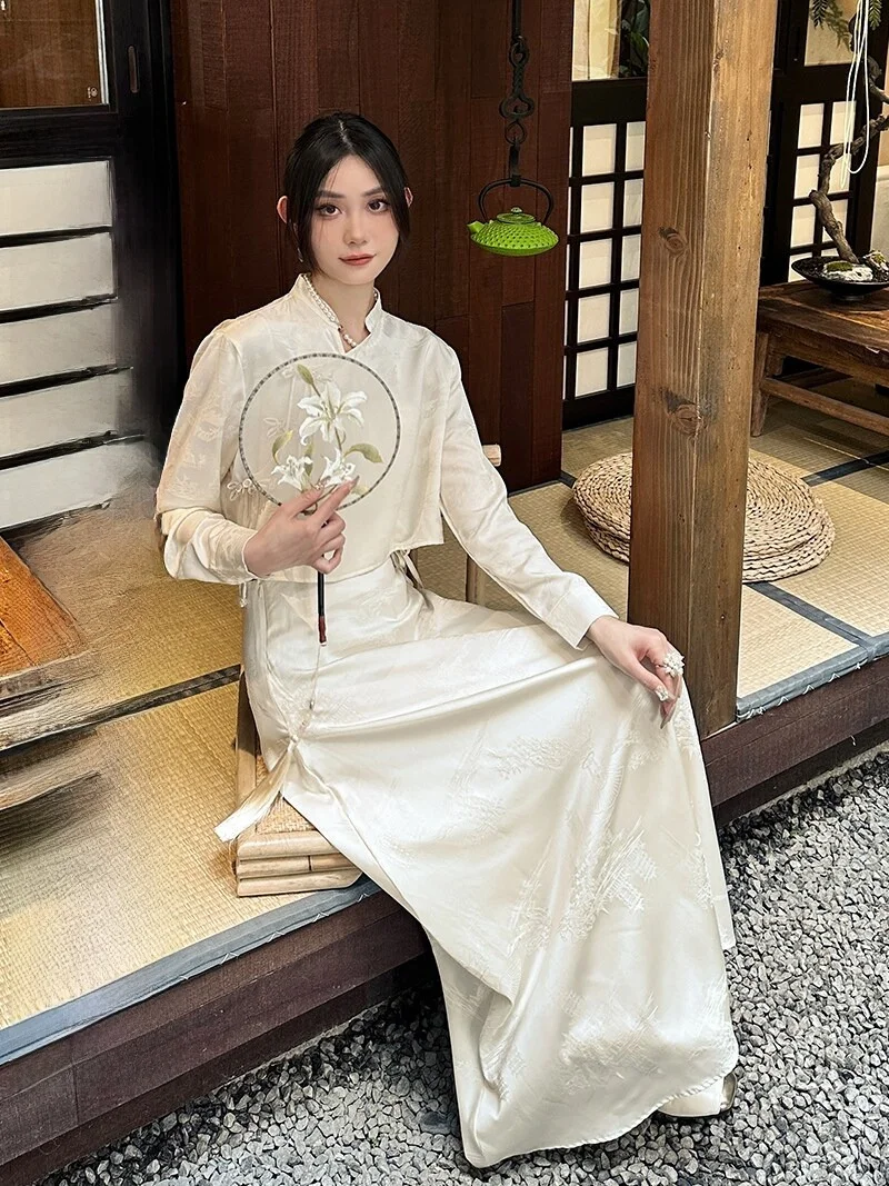 New Chinese Style Two-Piece Set Women's Vintage Long Sleeve round Neck Polyester Fiber Gown with Elegant Draping Skirt
New Chinese Style Two-Piece Set Women's Vintage Long Sleeve round Neck Polyester Fiber Gown with Elegant Draping Skirt
