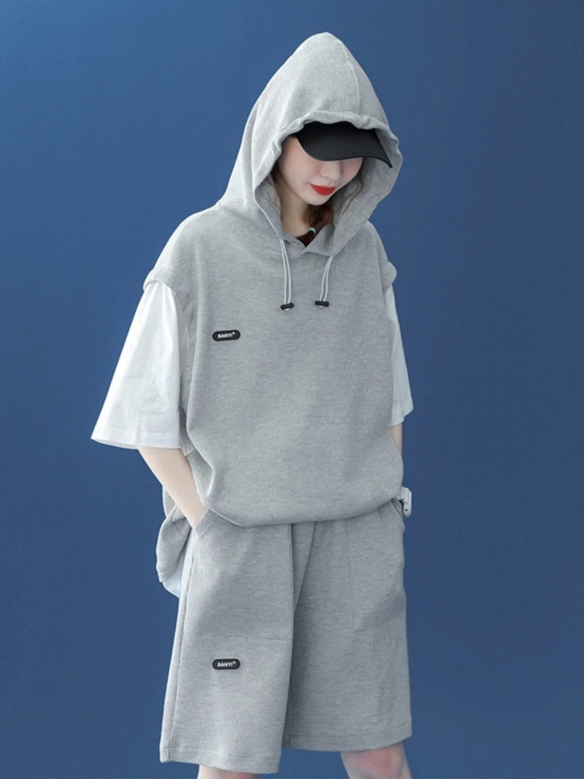 Summer Sportswear Set Women's Loose Hoodie Short Sleeve Two-Piece Shorts Hong Kong Style Age-Defying Casual Sportswear Set
Summer Sportswear Set Women's Loose Hoodie Short Sleeve Two-Piece Shorts Hong Kong Style Age-Defying Casual Sportswear Set