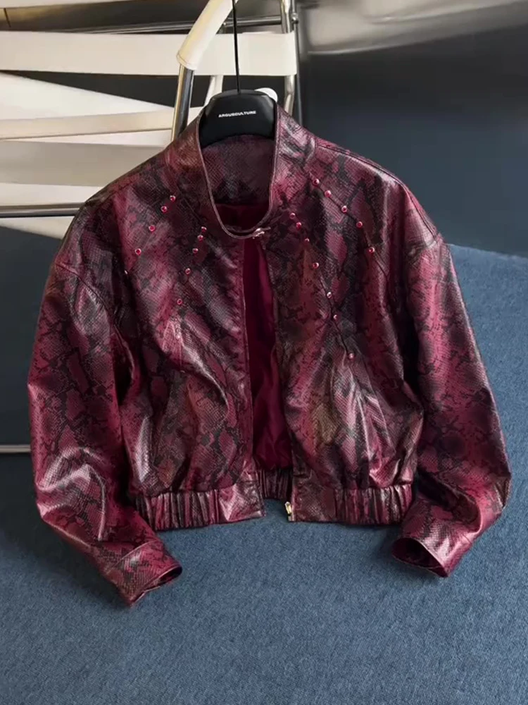 Retro American Snake Skin Texture Leather Jacket Men's Short Stand Collar Jacket Gem Design Sensation Spring Autumn Top
Retro American Snake Skin Texture Leather Jacket Men's Short Stand Collar Jacket Gem Design Sensation Spring Autumn Top