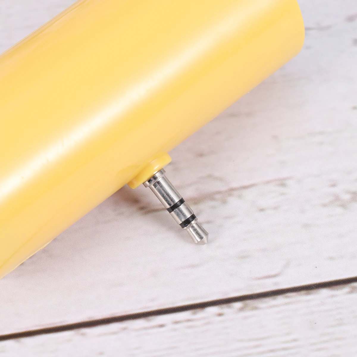 Mini Portable 3.5mm Audio Jack Yellow Speaker Lightweight Stereo Sound for Phone Tablet Outdoor Indoor Music Sharing
Mini Portable 3.5mm Audio Jack Yellow Speaker Lightweight Stereo Sound for Phone Tablet Outdoor Indoor Music Sharing