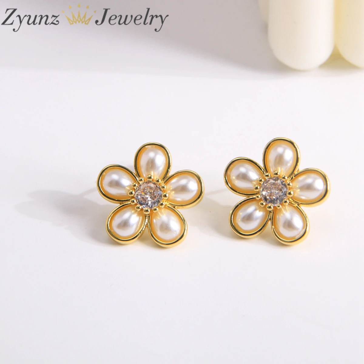 5 Pairs, European and American New Design Retro Trendy Gold Imitation Pearl Pave Zircon Flower Stud Earrings
5 Pairs, European and American New Design Retro Trendy Gold Imitation Pearl Pave Zircon Flower Stud Earrings