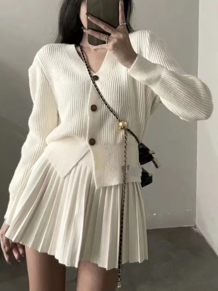 Knitted 2 Piece Set Vintage Casual Cardigan + French Sweet High Waist Sexy Bodycon Mini Skirt Korean Sweater Suit 2023 Autumn
Knitted 2 Piece Set Vintage Casual Cardigan + French Sweet High Waist Sexy Bodycon Mini Skirt Korean Sweater Suit 2023 Autumn