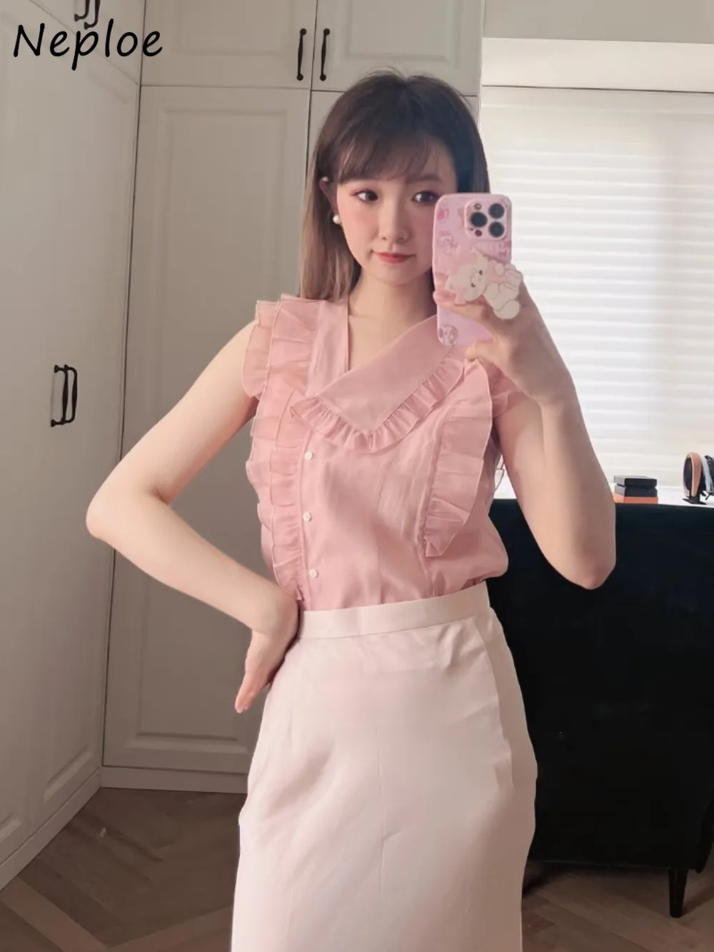 Neploe Summer New Skew V Neck Fungus Shirt Chiffon All-match Fresh French Casual Blouses Japan Lovely Literary Exquisite Blusa
Neploe Summer New Skew V Neck Fungus Shirt Chiffon All-match Fresh French Casual Blouses Japan Lovely Literary Exquisite Blusa