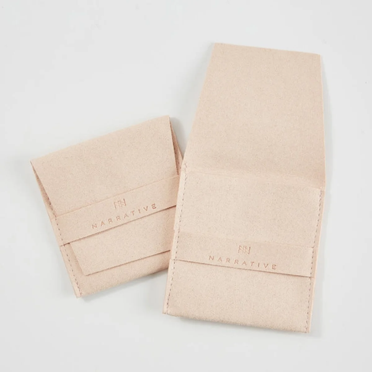 50 шт., высококачественная упаковочная сумка из микрофибры с логотипом на шнурке, серьги, браслет, сумка для хранения ювелирных изделий, органайзер для свадебных подарков
50 шт., высококачественная упаковочная сумка из микрофибры с логотипом на шнурке, серьги, браслет, сумка для хранения ювелирных изделий, органайзер для свадебных подарков