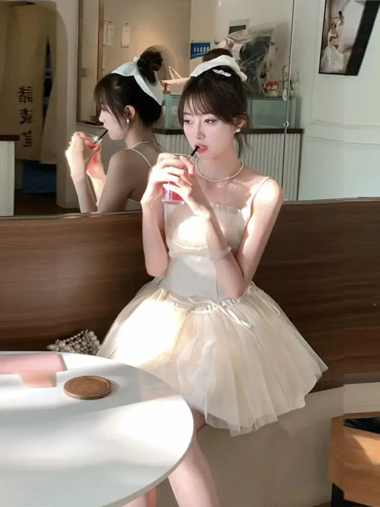 Korean Style Sweet Strapless Puffy Princess Dress Unique Beautiful Waist-Cinching Summer Cotton Casual A-Line Dress
Korean Style Sweet Strapless Puffy Princess Dress Unique Beautiful Waist-Cinching Summer Cotton Casual A-Line Dress
