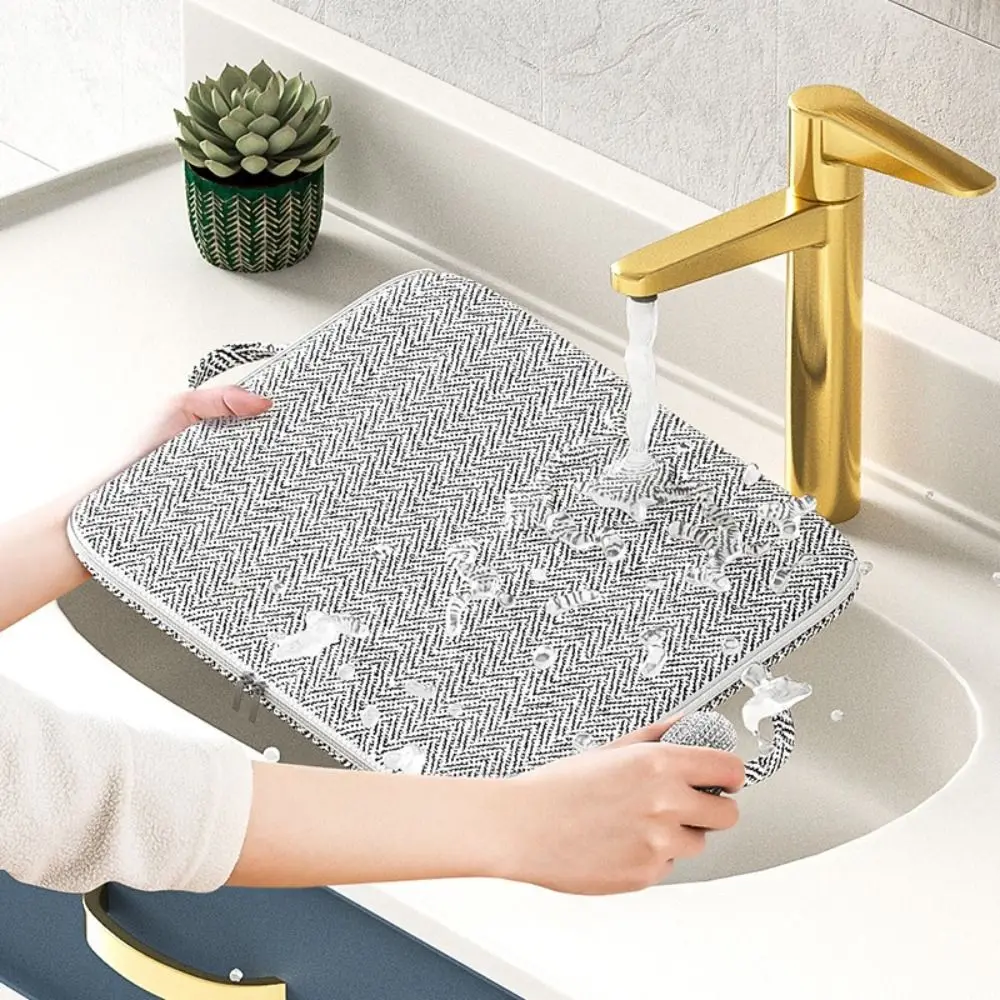 Large-Capacity Clothes Storage Bag With Handle Dust-proof Non-woven Storage Bins Closet Organizers with Lids Zipper
Large-Capacity Clothes Storage Bag With Handle Dust-proof Non-woven Storage Bins Closet Organizers with Lids Zipper