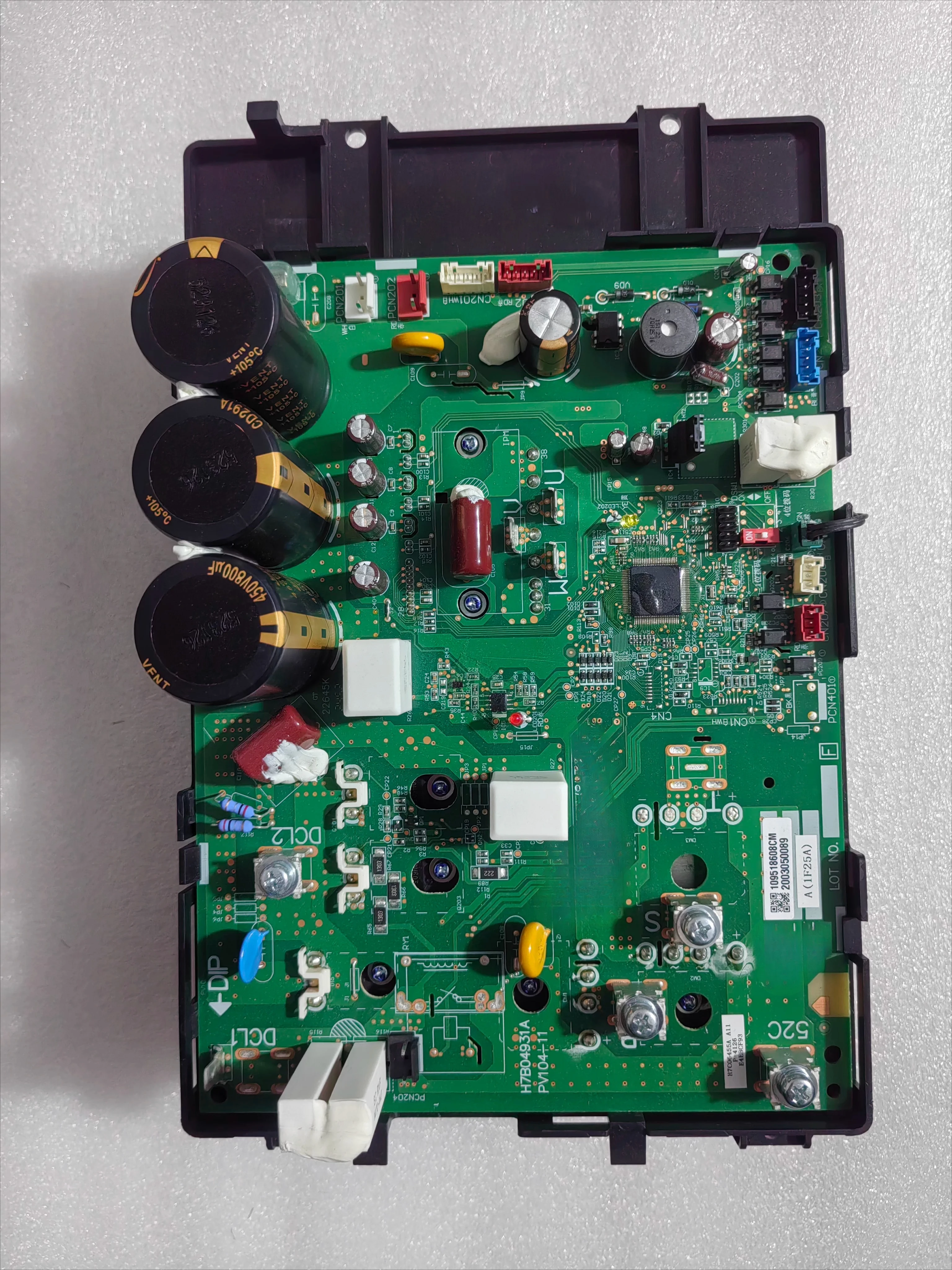 H7B04931A is suitable for Hitachi central air conditioner multi-line external unit drive module H7C06455A
H7B04931A is suitable for Hitachi central air conditioner multi-line external unit drive module H7C06455A