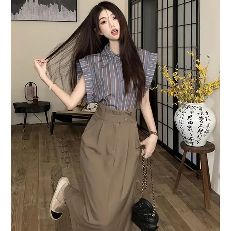 Design Sense Niche Женская рубашка в полоску для отдыха 2 шт. Летние женские рубашки с высокой талией 2025 Ретро Femme Модная блузка Комплект из двух предметов
Design Sense Niche Женская рубашка в полоску для отдыха 2 шт. Летние женские рубашки с высокой талией 2025 Ретро Femme Модная блузка Комплект из двух предметов