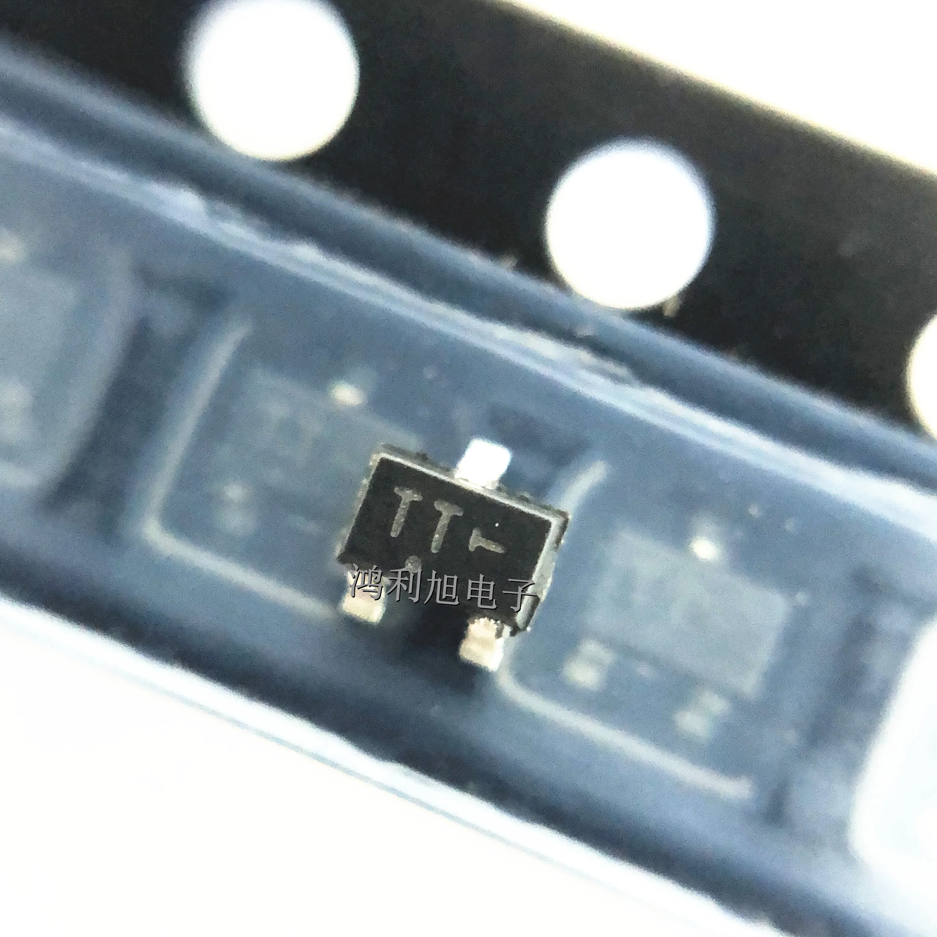 20 шт./лот NTS4101PT1G маркировка: TT Trans MOSFET P-CH 20V 1.37A 3-контактный фонарь T/R
20 шт./лот NTS4101PT1G маркировка: TT Trans MOSFET P-CH 20V 1.37A 3-контактный фонарь T/R