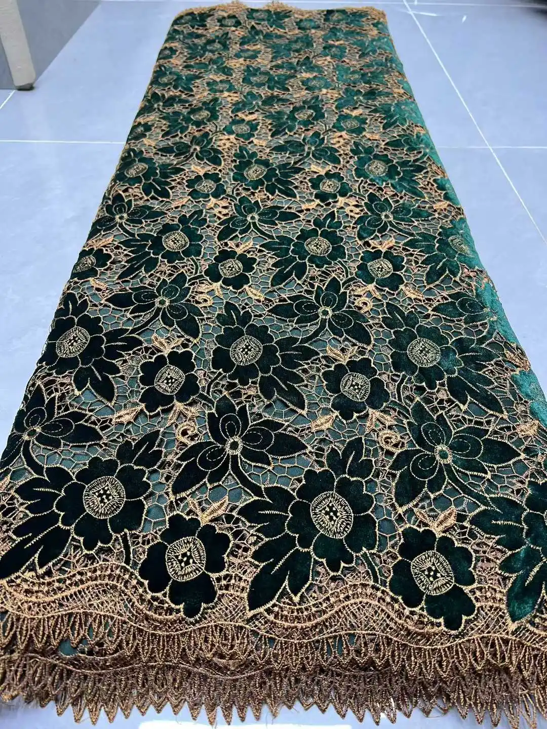 2025 African Velvet Lace Fabric Nigerian Lace 5 Yards French Velvet Lace Fabric For Party Wedding Dress Sewing Cloth
2025 African Velvet Lace Fabric Nigerian Lace 5 Yards French Velvet Lace Fabric For Party Wedding Dress Sewing Cloth