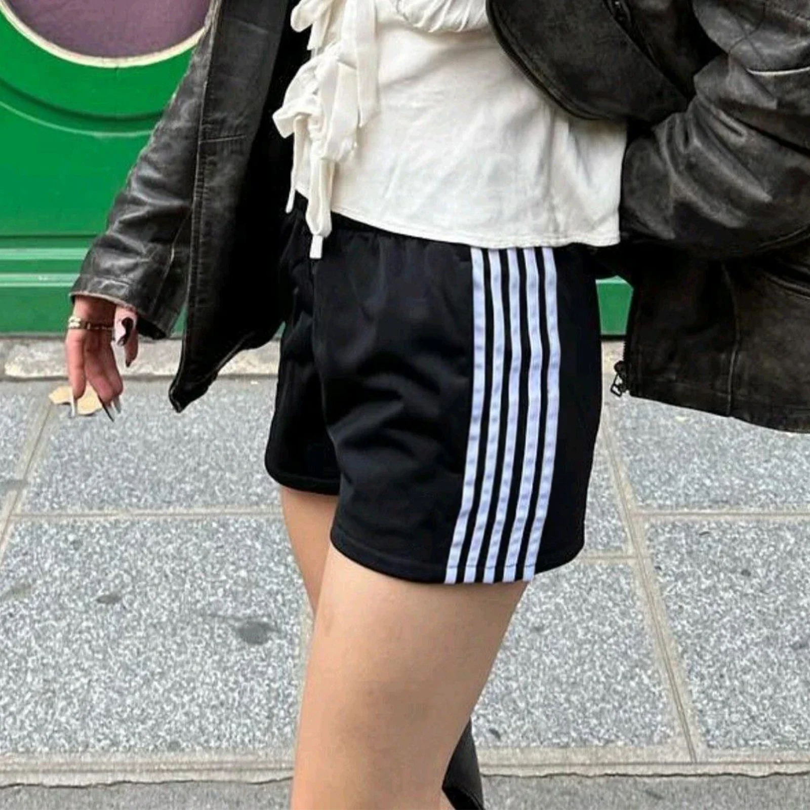 2025 Women's Y2K Retro Striped Patchwork Shorts Casual Loose Elastic Waist Sporty Boxers Bottoms with Pockets for Summer
2025 Women's Y2K Retro Striped Patchwork Shorts Casual Loose Elastic Waist Sporty Boxers Bottoms with Pockets for Summer