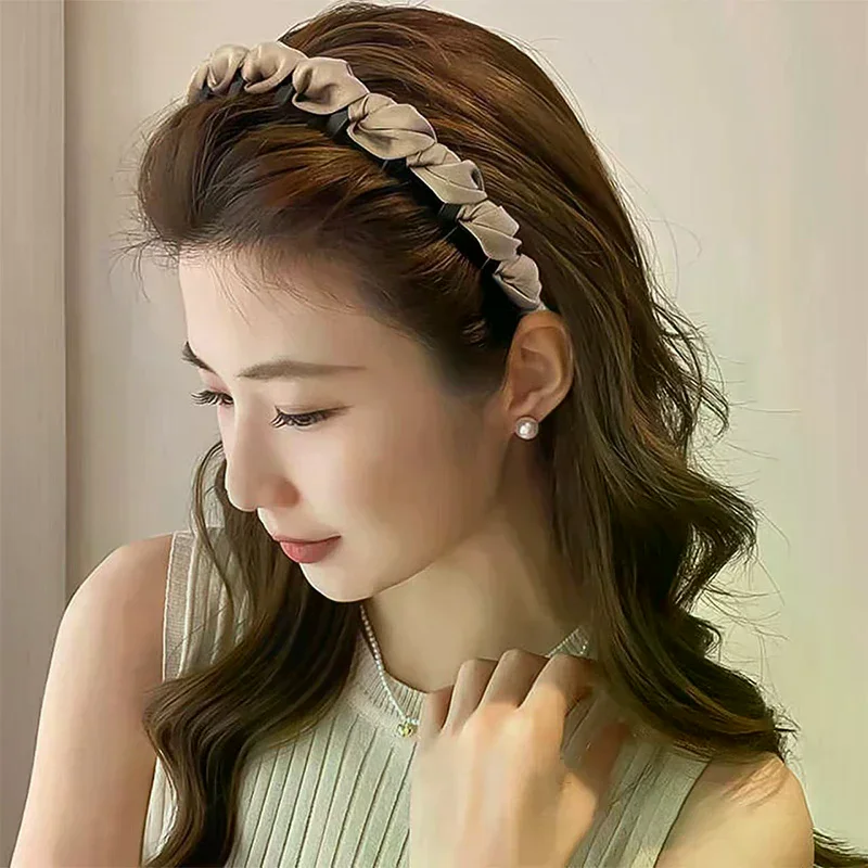 Элегантный дизайн, повязка для волос для женщин, головные уборы, повседневная одежда, заколка для волос, однотонная нескользящая повязка на голову для мытья лица, аксессуар для волос
Элегантный дизайн, повязка для волос для женщин, головные уборы, повседневная одежда, заколка для волос, однотонная нескользящая повязка на голову для мытья лица, аксессуар для волос