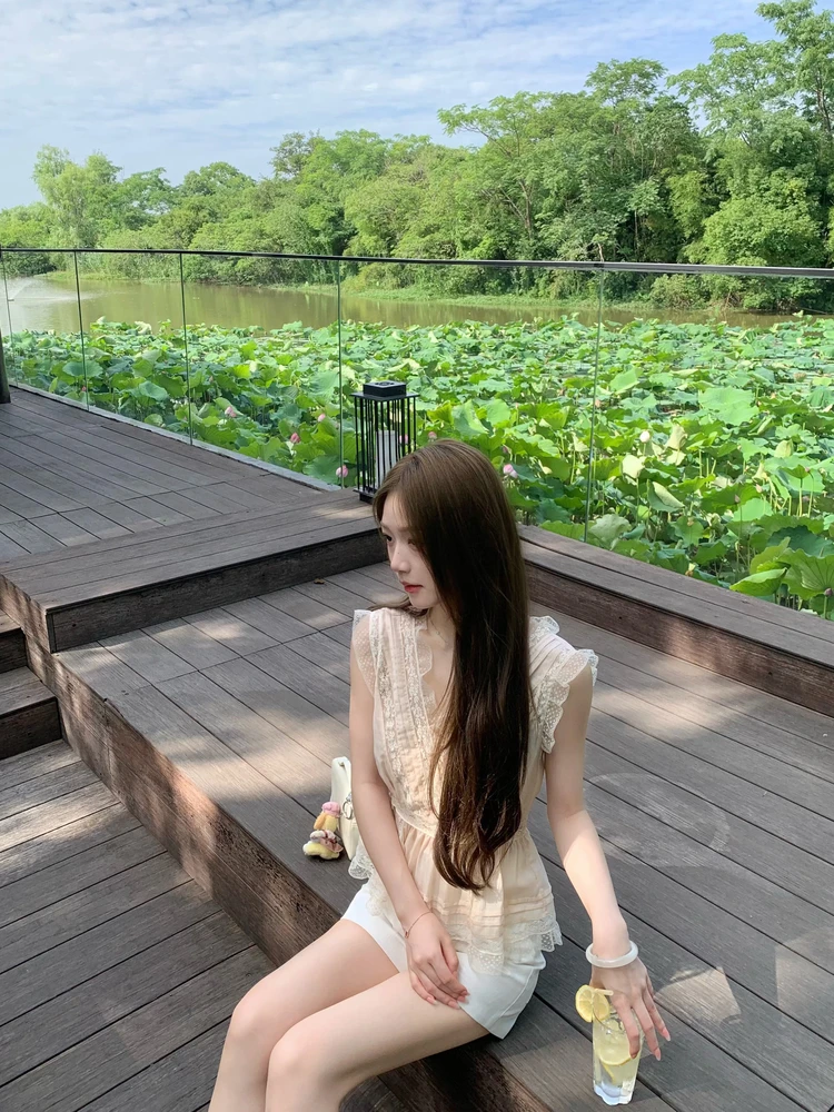 BBen Dr Summer Flower Lace Trim V-ne Svel Sweet Sle Women's Top Casual Loose Fit Single Piece Color
BBen Dr Summer Flower Lace Trim V-ne Svel Sweet Sle Women's Top Casual Loose Fit Single Piece Color