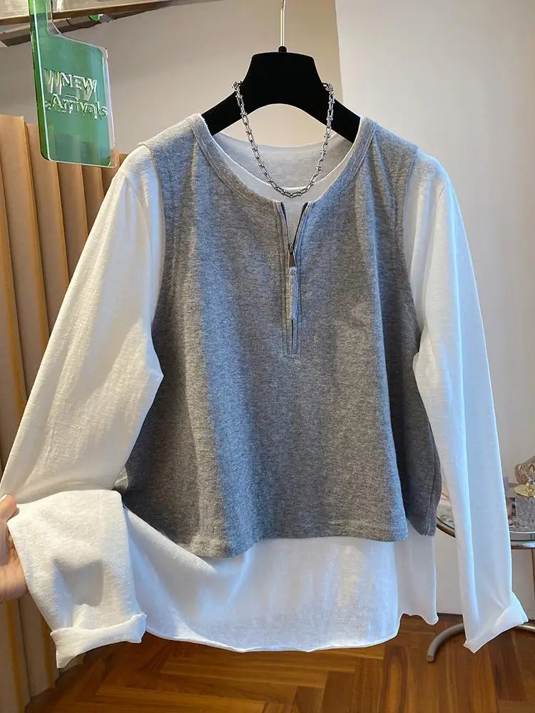 Fashion Retro Versatile Sweatshirt Spliced Round Neck Loose Casual T-Shirt Top for Women New Contrasting Two Piece Top Set
Fashion Retro Versatile Sweatshirt Spliced Round Neck Loose Casual T-Shirt Top for Women New Contrasting Two Piece Top Set