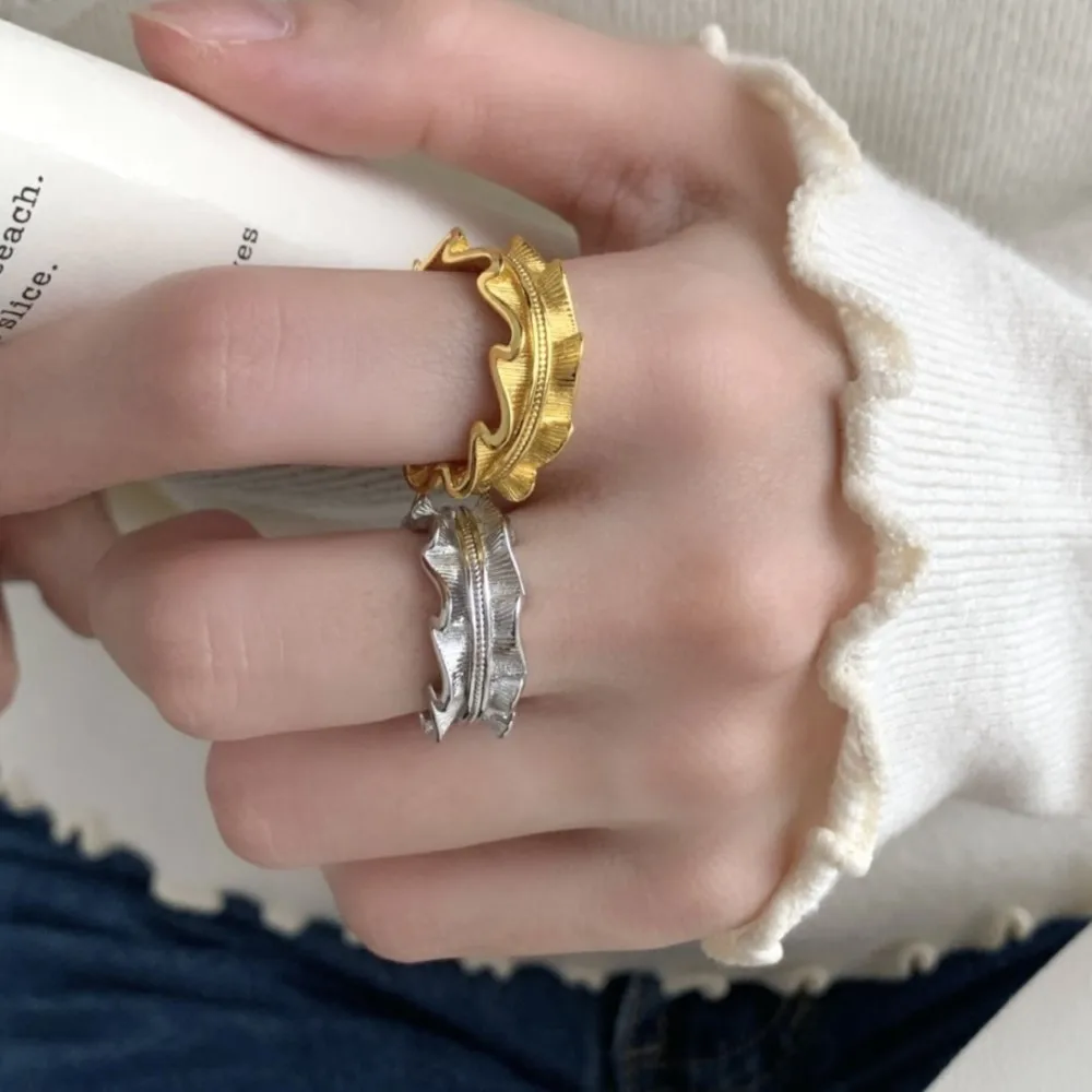 Серебряное кольцо PANJBJ 925 пробы с кружевным узором для женщин, текстурированное, матовое, нерегулярной формы, роскошное, трендовое, универсальное украшение, подарок для вечеринки, дропшиппинг
Серебряное кольцо PANJBJ 925 пробы с кружевным узором для женщин, текстурированное, матовое, нерегулярной формы, роскошное, трендовое, универсальное украшение, подарок для вечеринки, дропшиппинг