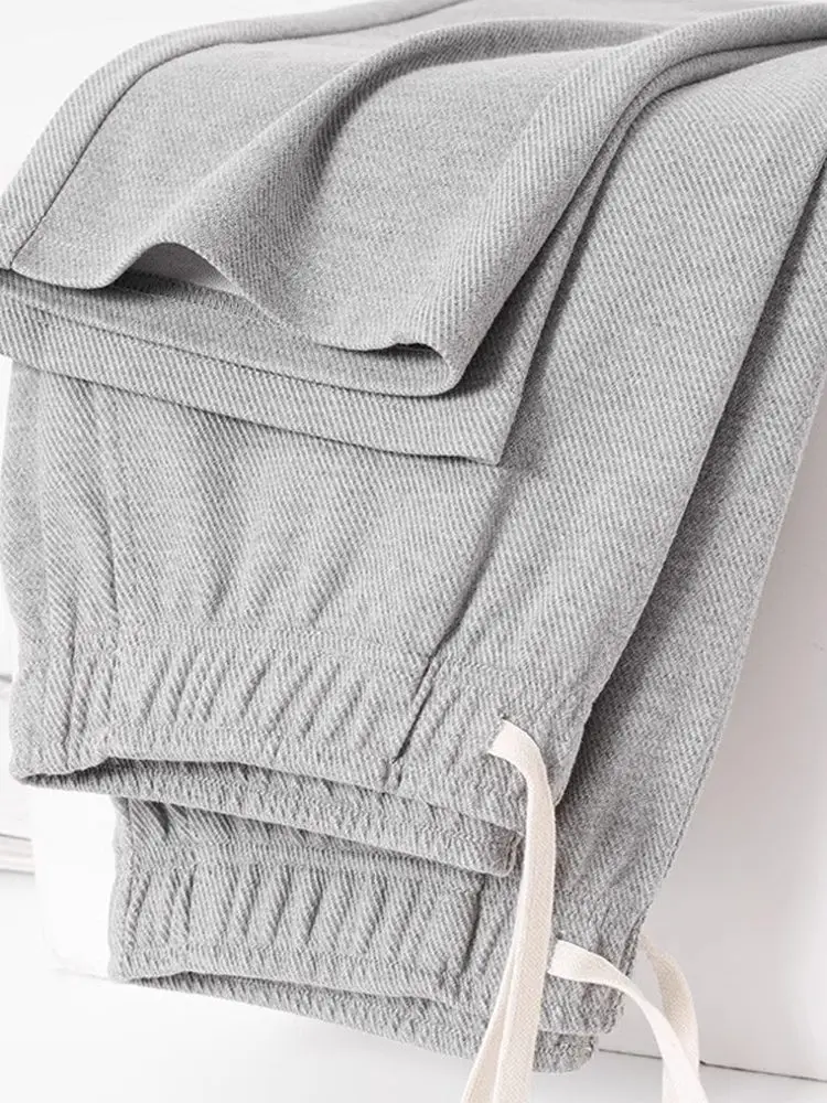 Повседневные брюки прямого кроя с завязками на талии, свободные, из легкого дышащего полиэстера, для весны и лета, комфортные, прямого силуэта.
Повседневные брюки прямого кроя с завязками на талии, свободные, из легкого дышащего полиэстера, для весны и лета, комфортные, прямого силуэта.