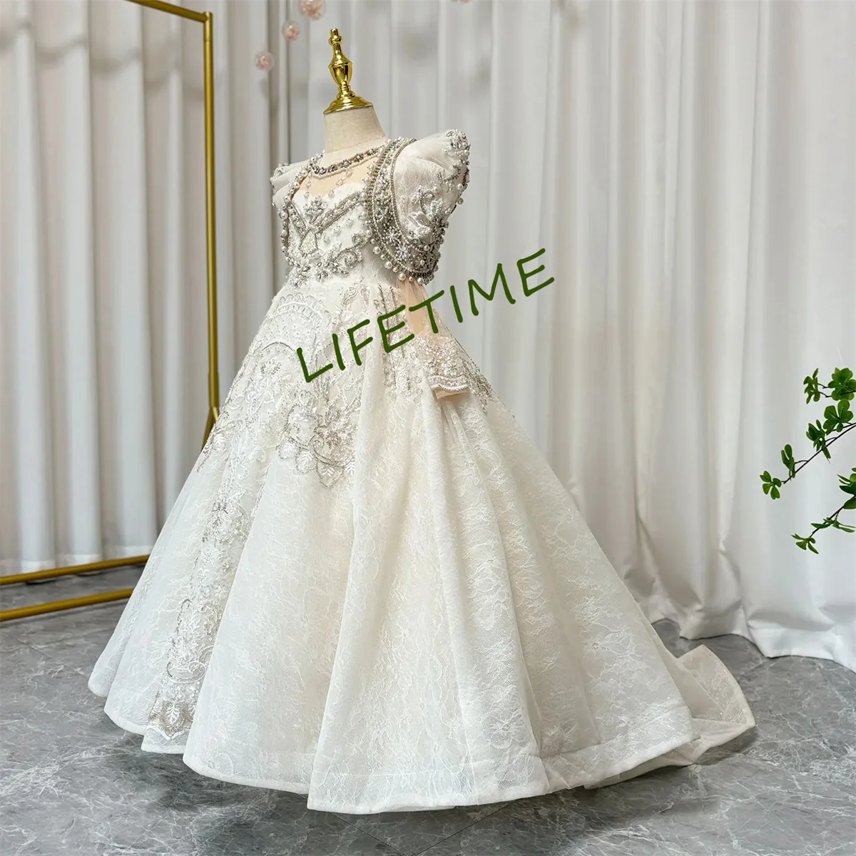 CustomizedLuxury White Flower Girl Dress Beads Pearls Dubai Kids Princess Birthday Wedding Party Ball Evening Gown
CustomizedLuxury White Flower Girl Dress Beads Pearls Dubai Kids Princess Birthday Wedding Party Ball Evening Gown