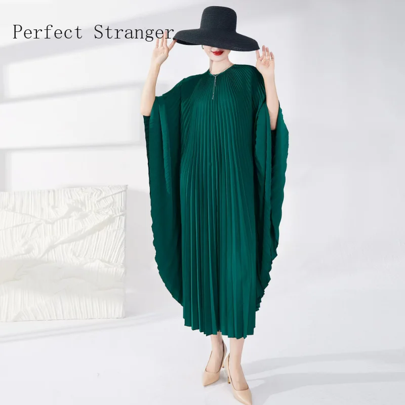 Elegant Batwing Sleeve Design Pullover Pleated Long Dress For Women Solid O-neck Casual Loose Dresses 2024 New Summer
Elegant Batwing Sleeve Design Pullover Pleated Long Dress For Women Solid O-neck Casual Loose Dresses 2024 New Summer