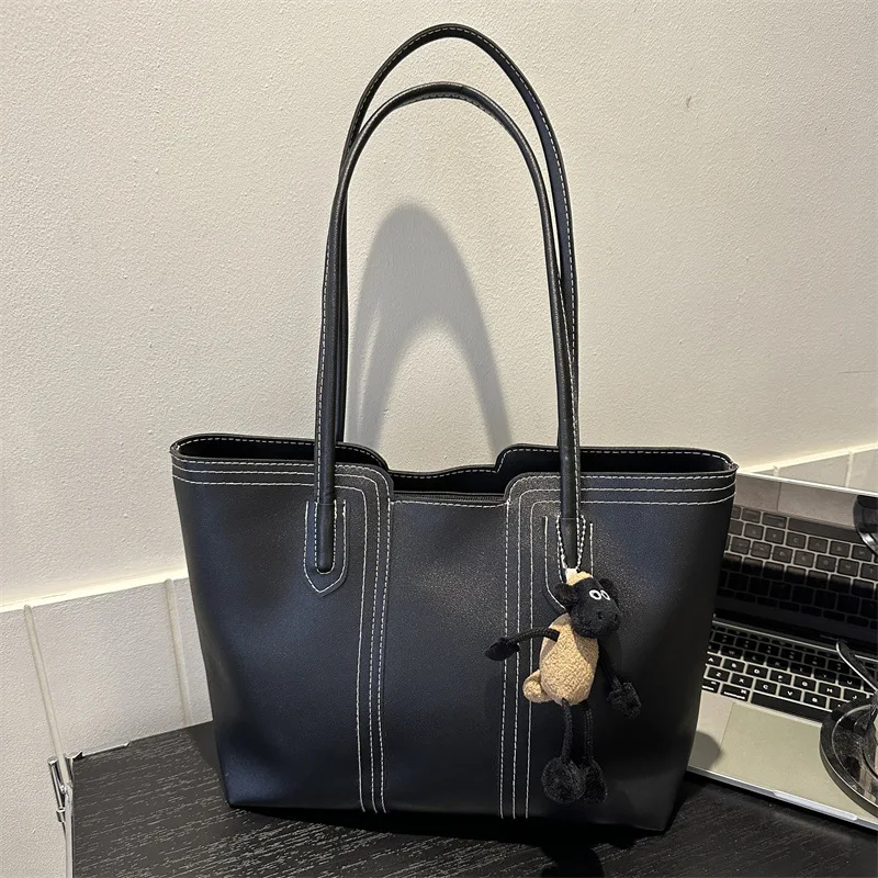 Корейская универсальная женская сумка на осень-зиму, новая модель, на одно плечо, подмышечная сумка, модная сумка-тоут из мягкой искусственной кожи, большого размера
Корейская универсальная женская сумка на осень-зиму, новая модель, на одно плечо, подмышечная сумка, модная сумка-тоут из мягкой искусственной кожи, большого размера