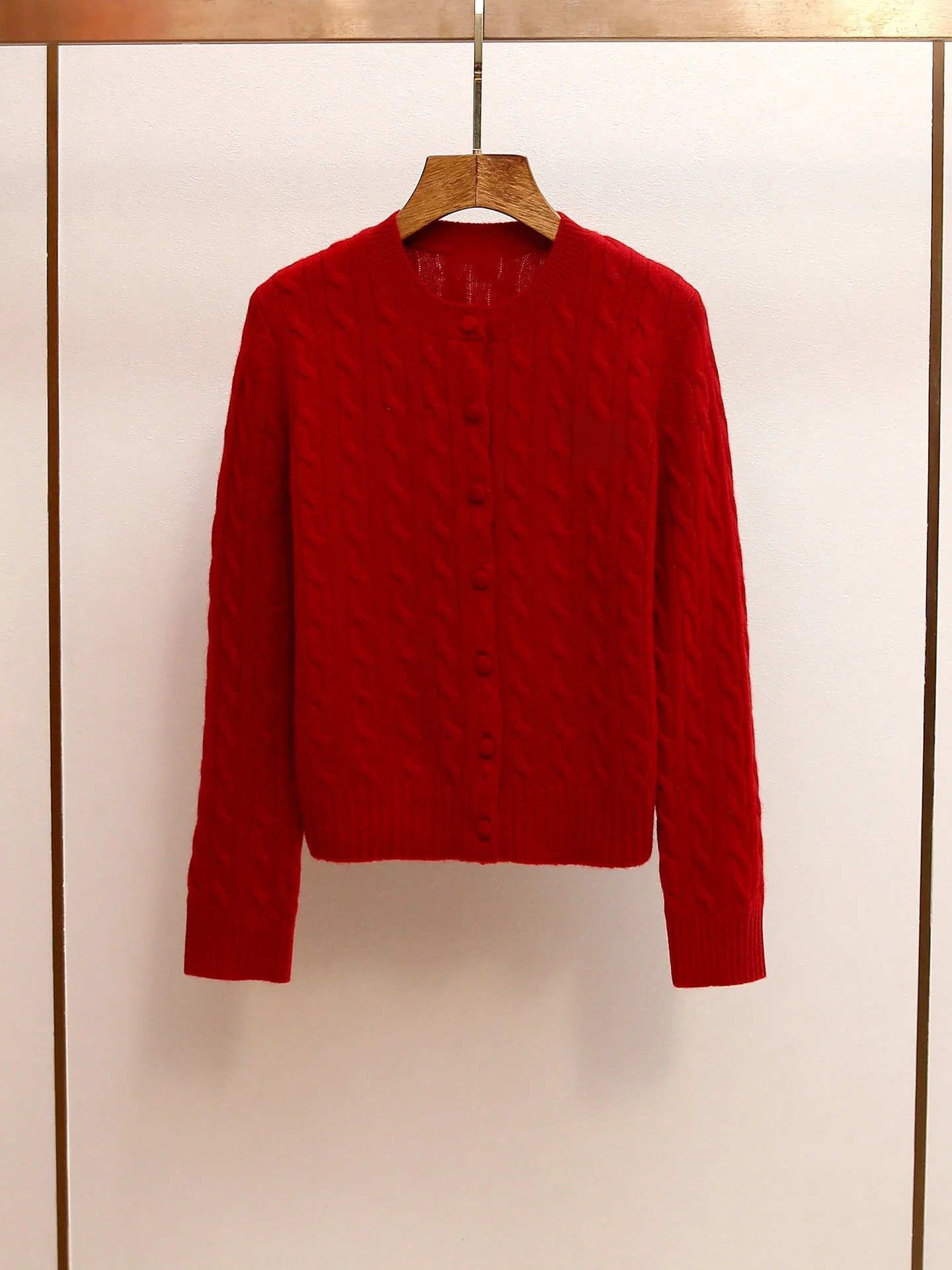 Sweet Style Red Knitted Embroidered Women's Cardigan Soft Polyester Fiber Long Sleeve round Neck Warm Outerwear for Ladies
Sweet Style Red Knitted Embroidered Women's Cardigan Soft Polyester Fiber Long Sleeve round Neck Warm Outerwear for Ladies