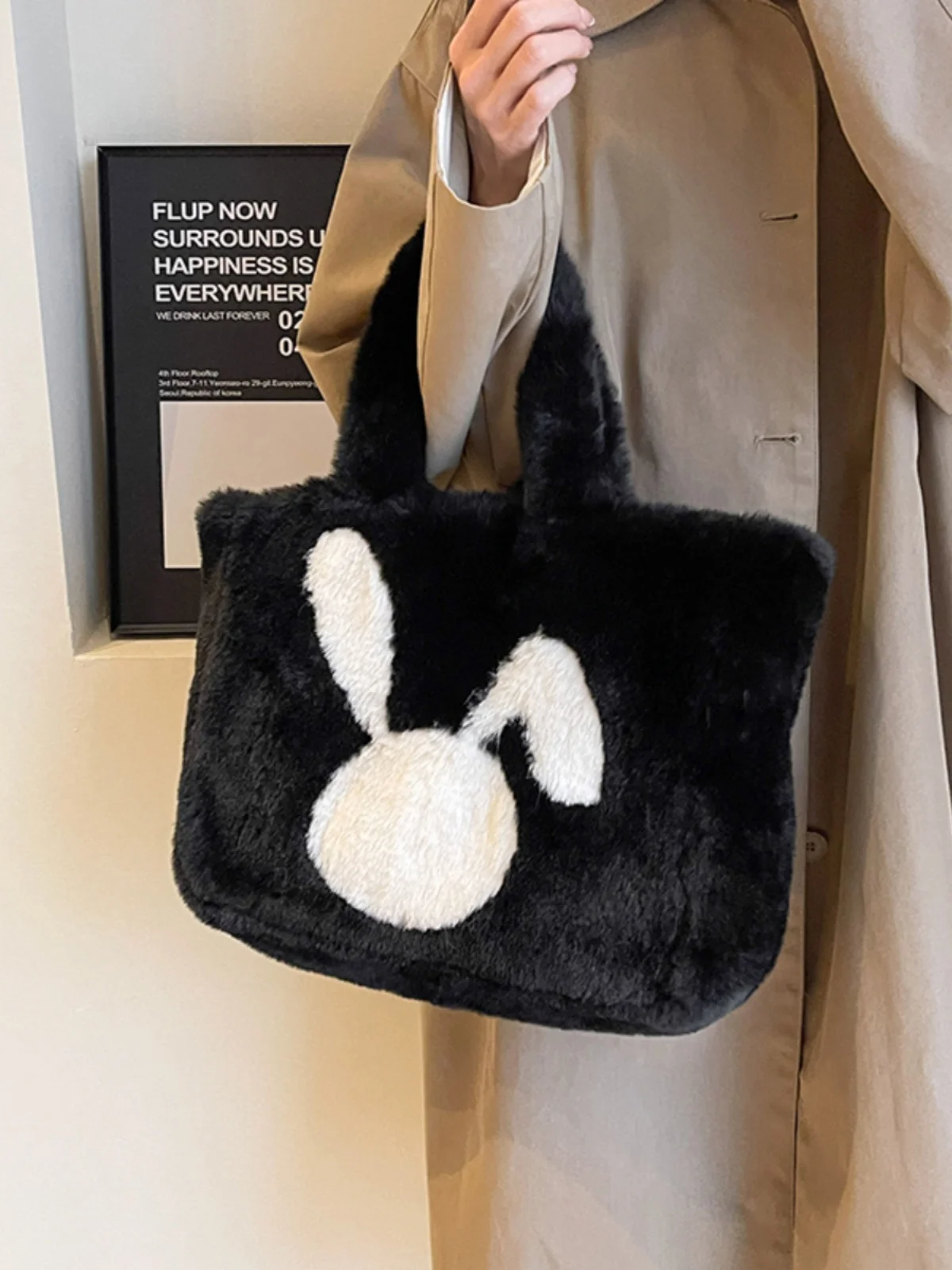Autumn/winter Large-capacity Plush Velvet Bag 2023 New Women's Bag Popular Shoulder Bag Plush Tote Bag
Autumn/winter Large-capacity Plush Velvet Bag 2023 New Women's Bag Popular Shoulder Bag Plush Tote Bag