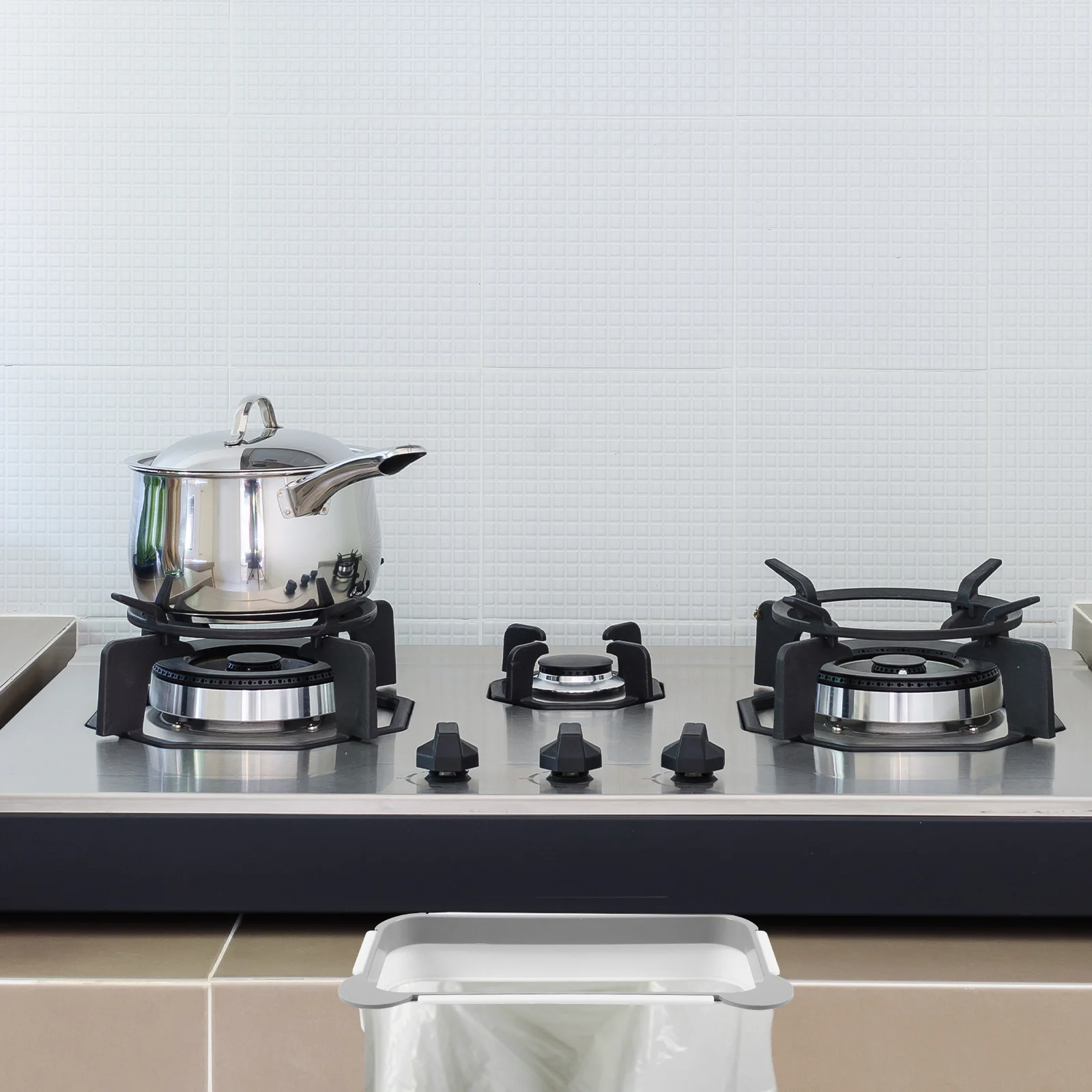 Ручной держатель для мешка для мусора, серый для шкафа, без установки дрели, многоразовый органайзер для хранения, кухонный органайзер для мусора, подвесная стойка
Ручной держатель для мешка для мусора, серый для шкафа, без установки дрели, многоразовый органайзер для хранения, кухонный органайзер для мусора, подвесная стойка