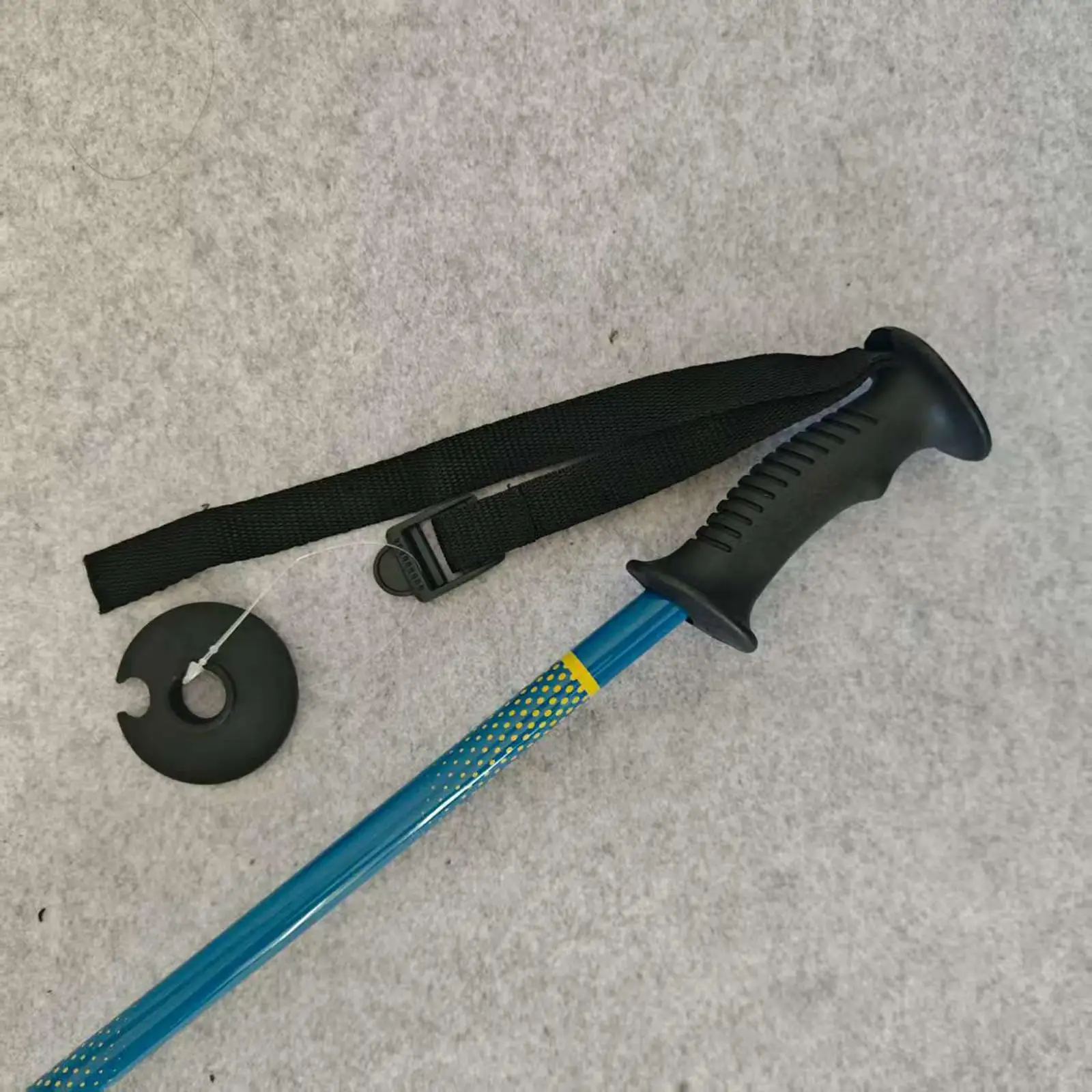 Folding Trekking Poles Adjustable Ski Sticks with Snow Baskets Children Walking Hiking Poles for Outdoor Mountain Activities
Folding Trekking Poles Adjustable Ski Sticks with Snow Baskets Children Walking Hiking Poles for Outdoor Mountain Activities