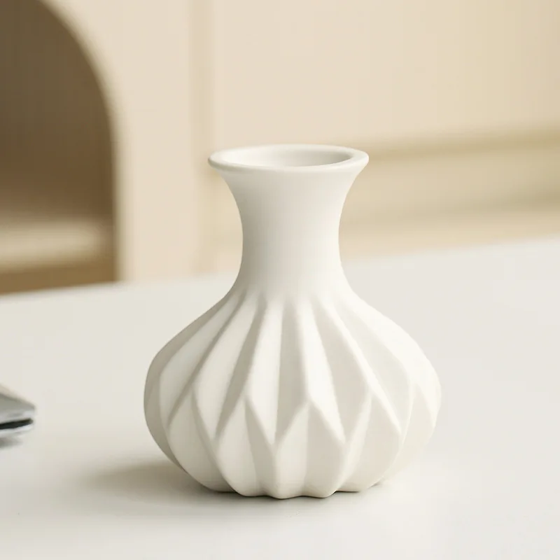 Ceramic garlic-shaped vase home hotel soft decorative items home decor ornaments creative furniture Nordic simple modern display
Ceramic garlic-shaped vase home hotel soft decorative items home decor ornaments creative furniture Nordic simple modern display